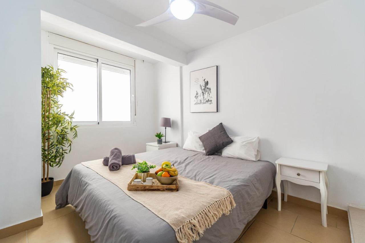 Fuengirola Paseo Maritimo Deluxe Apartment By The Beach Exterior photo