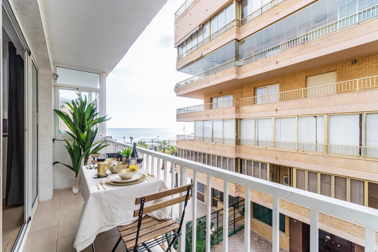 Fuengirola Paseo Maritimo Deluxe Apartment By The Beach Exterior photo